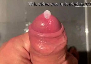 Vay, Bu Gay Spor Salonu Duşunda Gezen Derlemeye Bak!