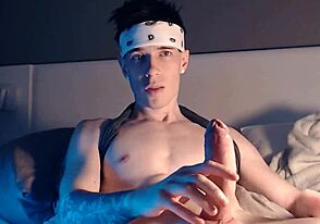 Большой член доводит до края до грязного кремпая