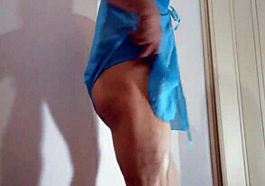 Hey, lihat vid amatir ini, liar banget! 😜