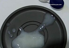 同性巨大大量射精合集，激烈独奏业余手淫场景