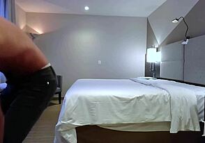 Massagem 282 z surową biseksualną akcją