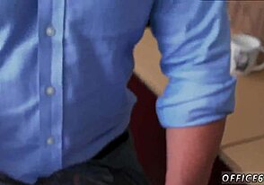 Гей-папаша крадет минеты, пока прямые парни смотрят, любопытно?