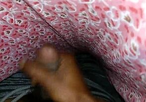 मेरे हसबैंड का हैंडजॉब कमशॉट बिना मेरे।