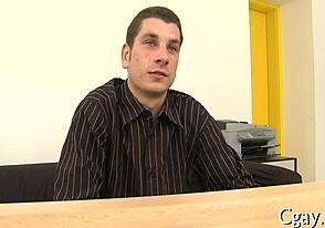 मैं इन ट्विंक्स को गर्म समलैंगिक एक्शन में देखना पसंद करता हूं