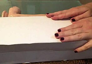 oh man, ik heb die enorme 12-inch siliconen dildo nu nodig, echt heel erg!