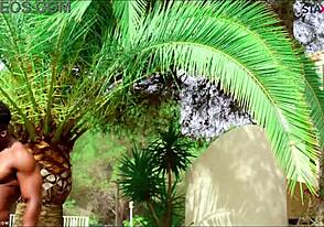 ทวินส์สแตกซัสร้อนโดนพูลบอยทุบนอกบ้าน