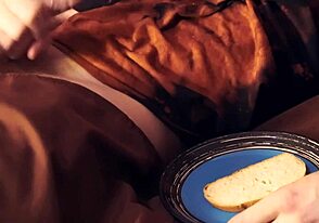 Току-що видях как този тип получи див еякулат след гореща свирка. Човече, каква сандвич сцена!