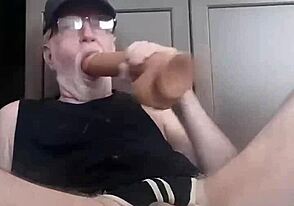 थॉमस ओडिया मॉन्स्टर लंड एक्शन से डोमिनेट्स