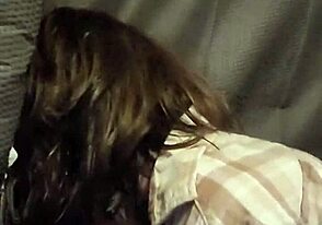 Bu gece vahşi gloryhole noktasında birden fazla yükü cesurca idare ediyorum