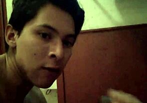 Чувак, я жажду сосать тот толстый верга Чакала сейчас