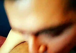 Buenos amigos experimentan con sexo oral y terminan cogiendo duro en un encuentro salvaje.