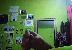 Amateur cute guy cumming hard