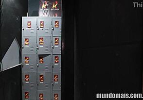 Hey! To Venner Mødes i Omklædningsrummet og Gør En Hed Troca Troca!