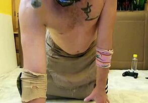 Seksi cosplayer Max Shenanigans kiusoittelee kuumalla kropalla treenillä sinulle