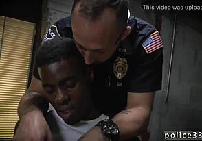 Emo男孩和自行车手狂野同性口交三人组，太他妈热了！😜