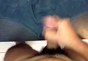 Bara en kille som runkar och kommer solo som galen