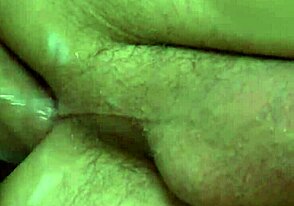 Hei, tykkäätkö kattoa brittiläisten lihaksikkaiden jätkien kovaa panemista?