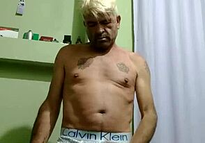 बस आराम से धीरे-धीरे हिलाना