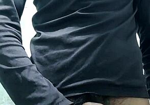 हॉट गाइ अपने स्वादिष्ट लंड को हार्ड स्लैप करता है