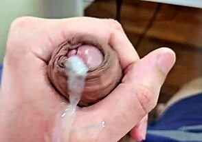 Εξωτικός Latino γείτονας προκαλεί μόνος