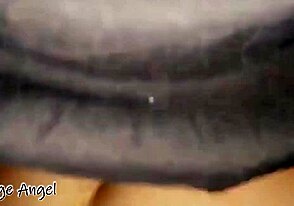 เย็ดใต้ห้องน้ำกับคนแปลกหน้าในห้องน้ำสาธารณะ