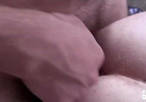 Reality Dudes Gruppe Af Kollegieværelses Fyre Eksperimenterer Med Anal Leg Og Intens Pik Sugning