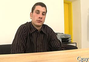 Groba in divja gej akcija z intenzivnim skupinskim nabijanjem