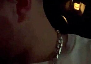 Млад клиент ми смуче в колата