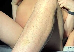 ¡Mierda, él anhela mi enorme verga machacando profundo dentro de él cada vez!