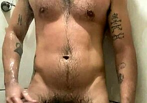 Jeg kan ikke få nok af den monster pik bareback action før den vilde suruba starter!