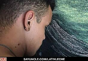 Latinleche - Hey, Latino straight, naik kontol besar tidak berkulup ini untuk uang!