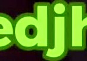 Rubia joven insinúa sesión intensa de mamada gay interracial