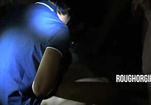 Machos cachondos cazan pasivos hambrientos en orgía hardcore de twinks salvaje