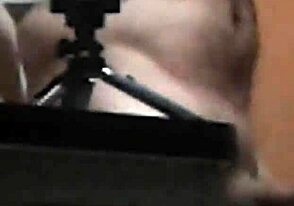 Zanima te tvrdi kurac u divljoj amaterskoj orgiji?