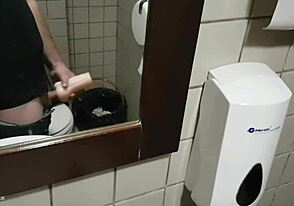 Gyors lopott szórakozás a kocsmában, csatlakozol?