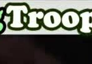 Kåt gay truppskott hårt i heta duschar