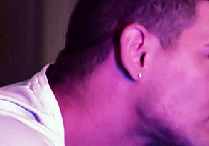 वाह, मार्कस केज रयान स्टोन और जे बैंग को देखकर झटके मारता है!