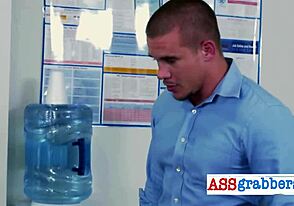 यार, मैंने अपने कर्मचारी को हार्डकोर चोदाई दी, ओह!