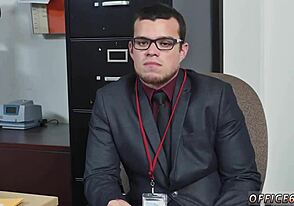 Rakan Gay Comel dan Lelaki Cina Bogel dalam Sesi Yoga