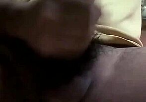 Cậu Bạn Nứng Cặc Thủ Dâm Bắn Tinh Tung Tóe