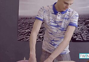 Michael Dominoi Lucas Armoton Naiminen Tiukassa Reiässä