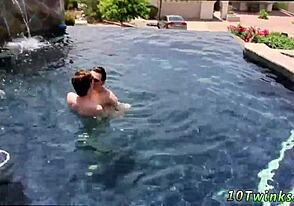 Man creampiet koe in wilde hentai scène