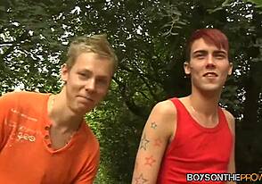 Svalovec Dan Jenkins prdel vrtaná odpornými mladíky v divoké čtyřce