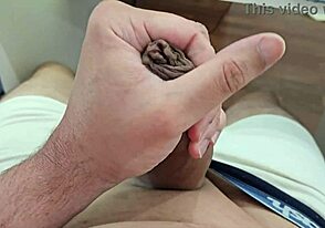 Novinho Dotado ถูควยและเสร็จในแอคชั่นสมัครเล่นร้อนๆ