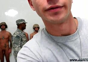 Yo, mate ces garçons 18+ du Japon en action fellation poilue