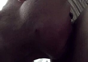 와! 호색 늙은이가 블랙 엉덩이와 자지 삼켜