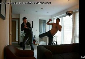 어, 나 완전 게이 풋 킥복싱 좋아하네, 알지?