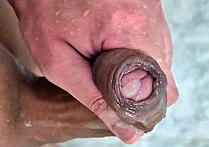 gozando gostoso no banho with cute latino twink in solo fetish play