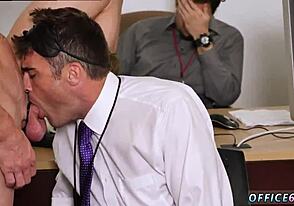 استكشاف جاليري جنس مثلي مع توينك عاري رياضي التزلج