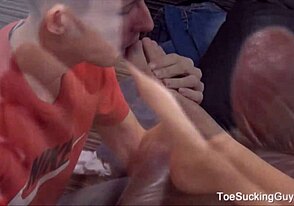 Hej, chcesz dołączyć do mojej zboczonej gejowskiej randki z fetyszem stóp dziś wieczorem?